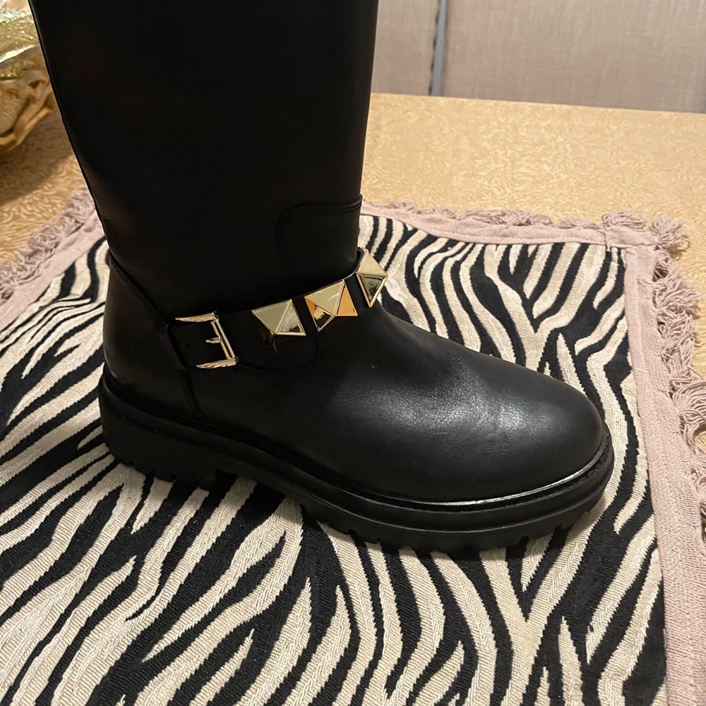 Authentic Michael Kors
Layton Black Leather
Women's Boots Size 8.5